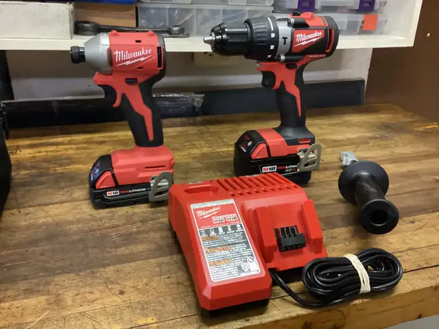 MILWAUKEE M18 BRUSHLESS IMPACT DRIVER and 1/2” HAMMER DRILL KIT in Power Tools in Barrie - Image 2