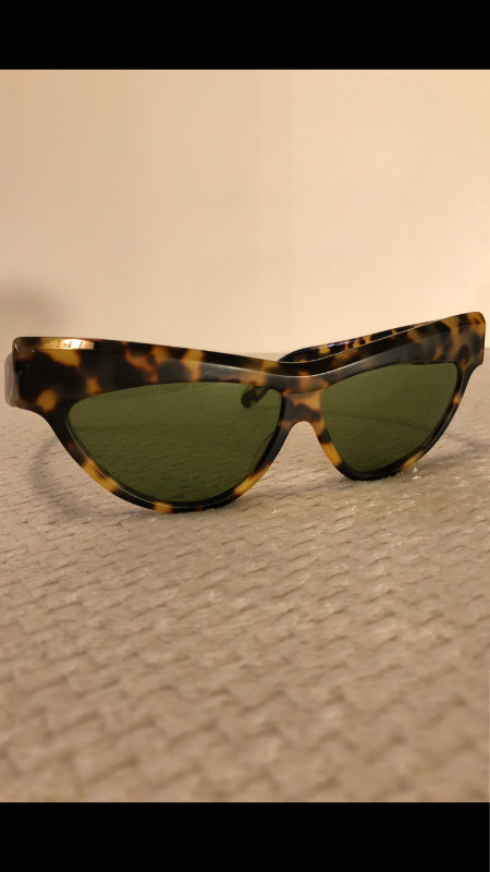 RARE ULTRA-GLAM RAYBAN ONYX SUNGLASSES, TORTOISE in Arts & Collectibles in St. Catharines