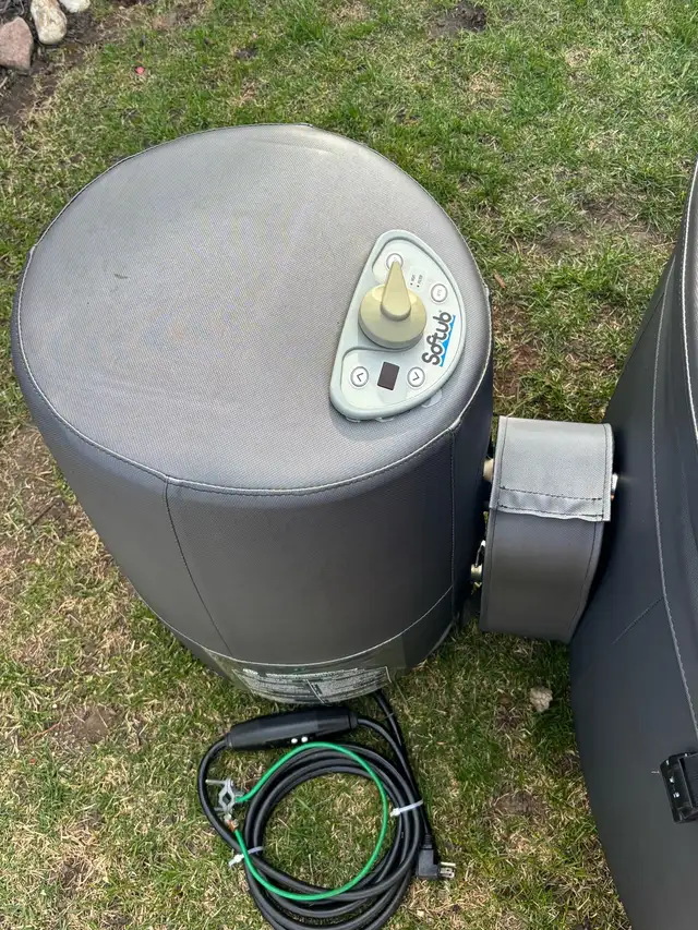 Hot Tub (softtub) in Hot Tubs & Pools in Red Deer - Image 4