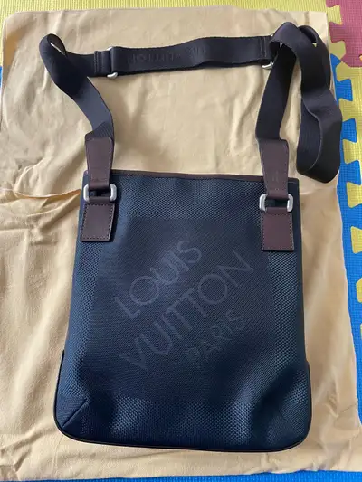 Men’s Louis Vuitton Crossbody Bag Original with Receipt , View more