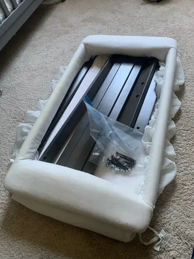 Baby Bassinet includes all the parts.