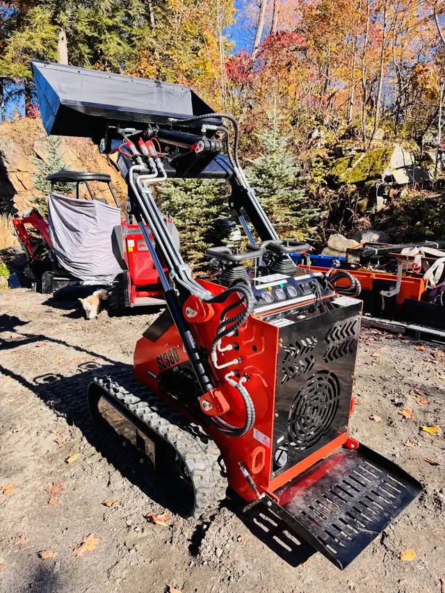 Sl 380 23hp Great for Snow Remouval Wide Track Mini Skid Steer in Other in Muskoka - Image 4