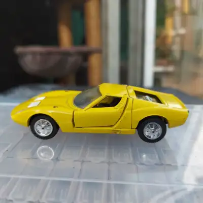 Joal Miniaturas Lamborghini Miura P400 - No. 125 - 1:43 Scale, View more