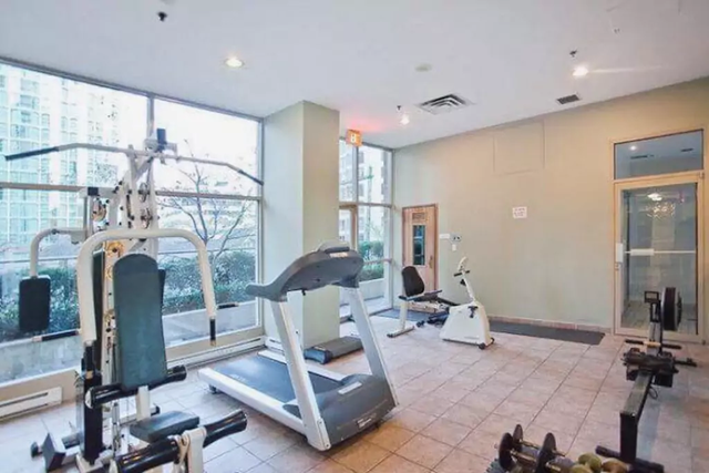 STUDENTS/PROFESSIONALS: Central Downtown, 3Br2Ba,MoveinReady,Fur in Long Term Rentals in Vancouver - Image 12