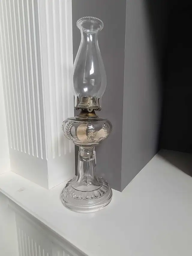 Antique Hurricane Lamps in Arts & Collectibles in Calgary - Image 5
