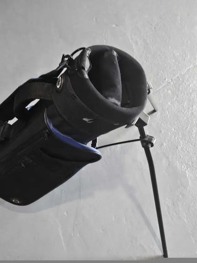 28" Pro Select Golf Junior Carry Sunday with Bag Stand Strap in Golf in St. Catharines - Image 7