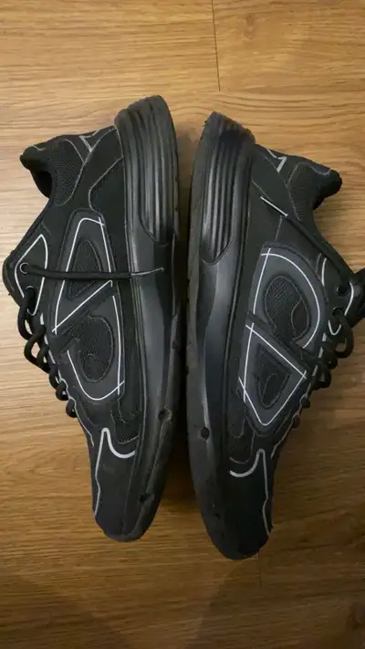 b30s black and black, View more