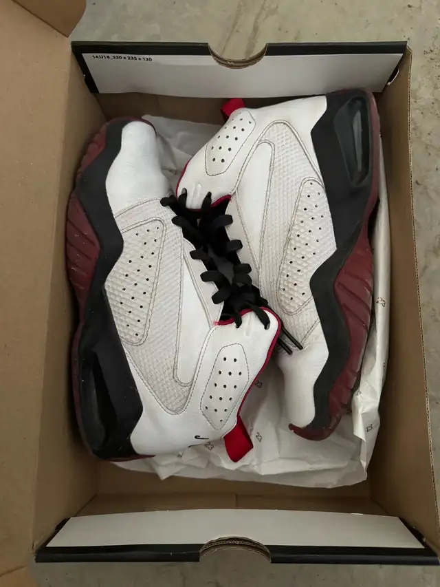 Jordan Max Aura 3 in Men's Shoes in Calgary - Image 2
