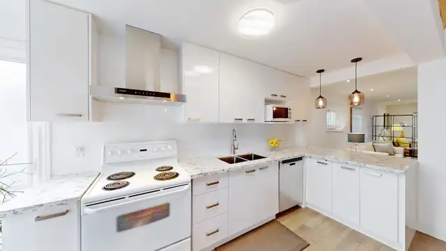 Room for Rent in South Etobicoke in Room Rentals & Roommates in City of Toronto - Image 4