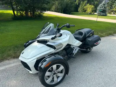 2015 Can-Am Spyder F3 with 19000 kms Asking $12,500 All maintenance records available