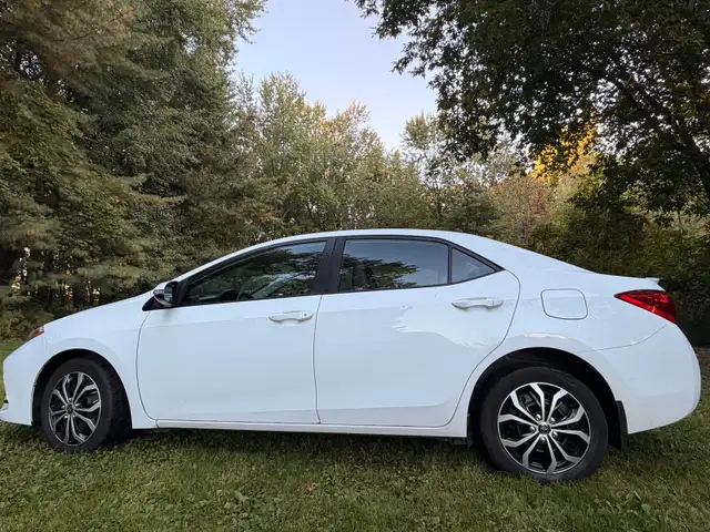 2017 Toyota Corolla SE587371142898657283