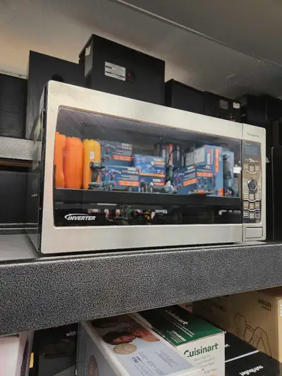 Four à micro-ondes Panasonic Inverter, View more