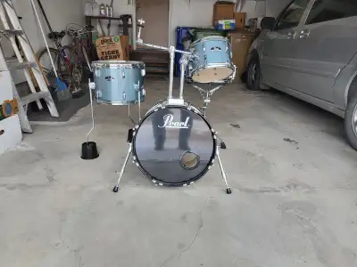 Pearl Roadshow 4 piece drum kit, View more