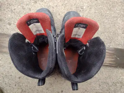 Work boots size 10, View more