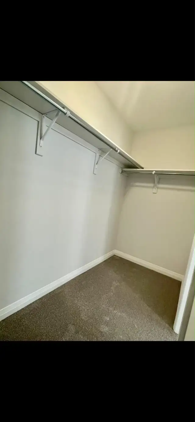 Spacious & Bright 4 BD / 2.5 BA Home in Prime Woodstock in Long Term Rentals in Woodstock - Image 8