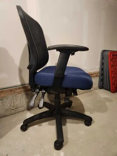 Comfortable Office Chair - Excellent Condition, View more