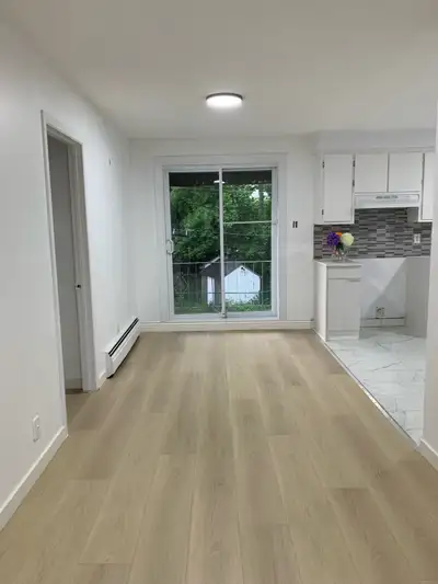 Private room for rent, near train station and bus stop