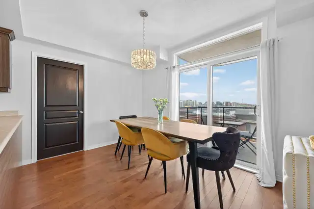 Modern Dining Table, Velvet Chairs in Dining Tables & Sets in Laval / North Shore - Image 2