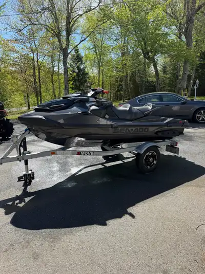 2022 Seadoo Rxtx 300. Very Low hours 19 mods were done after breaking (10 hours)Seadoo does 86-88mph...