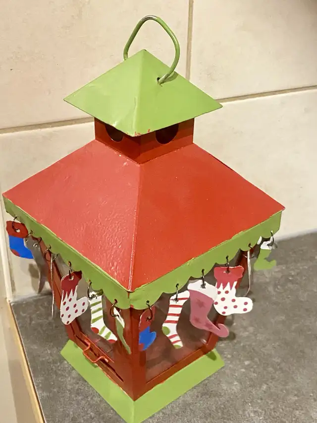 lots of Christmas decorations in Holiday, Event & Seasonal in Calgary - Image 5