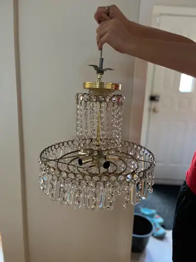 CRYSTAL CHANDELIER  / CHANDELIER EN CRISTAL, View more