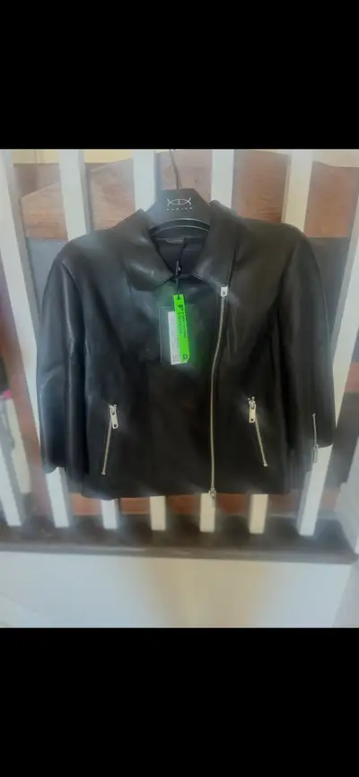 Brand new never worn still has tags on it size small bought it to small. Asking $250 or best offer....