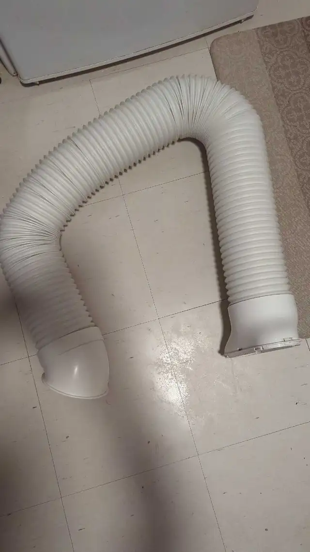Exhaust vent for floor model A/C  in Other in Peterborough - Image 4