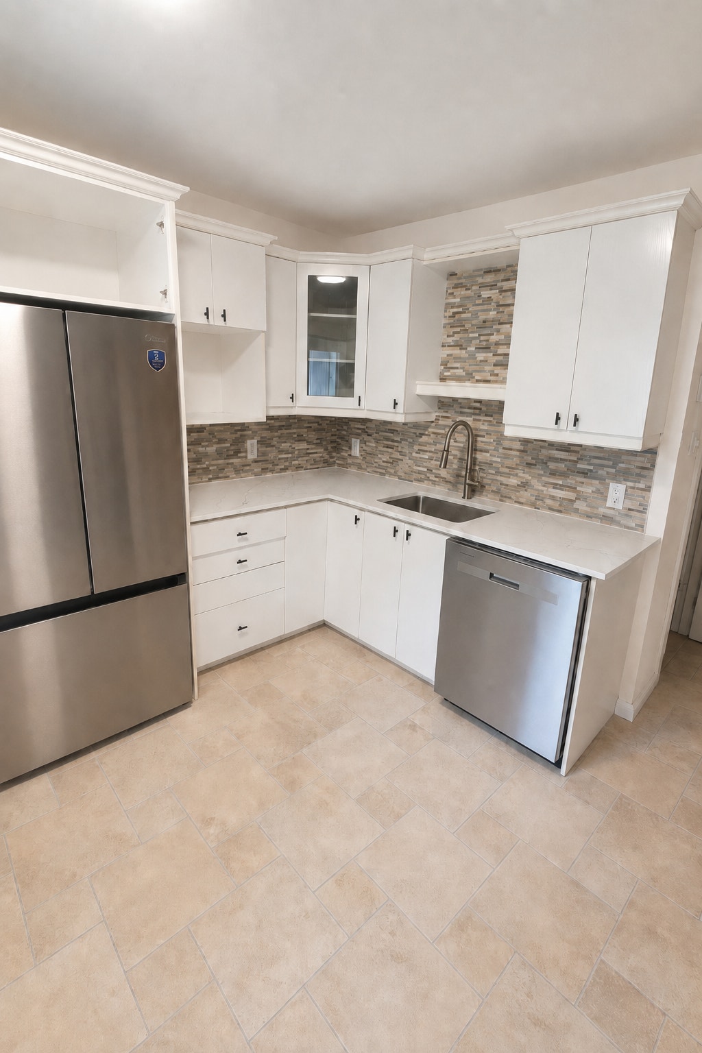 Beau 4 1/2 rénové à Rosemont, disponible pour septembre! — photo 2