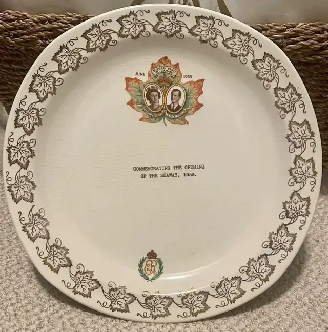 Collectible Vintage plate 1959, QUEEN  ELIZABETH II and PRINCE P630066622544671214