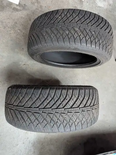 Selling four Kumho tires. Two 225/45/17 Kumho solus ha31 all weather tires and two 255/40/17 Kumho s...