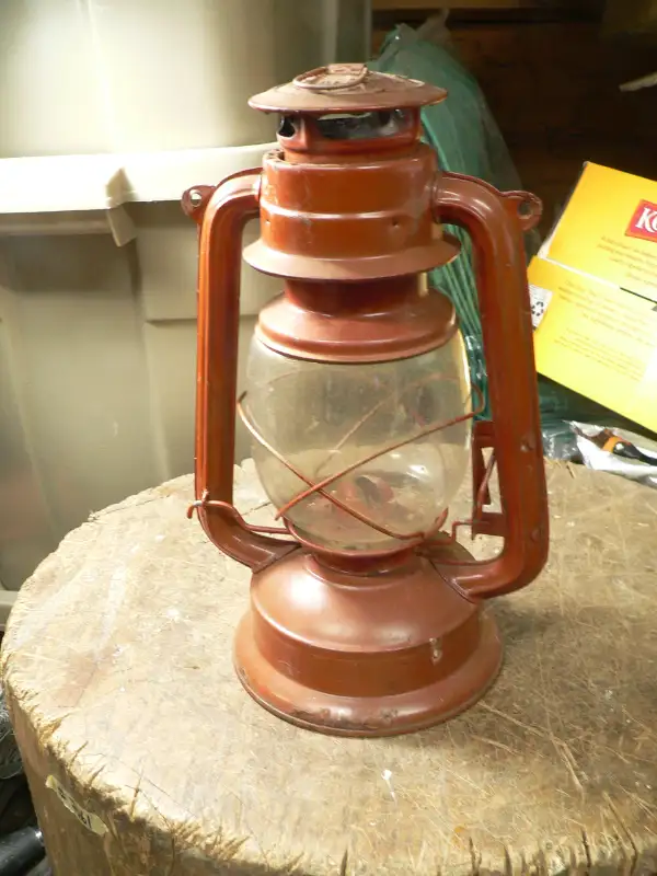 Several antique items at various prices64840240402051126