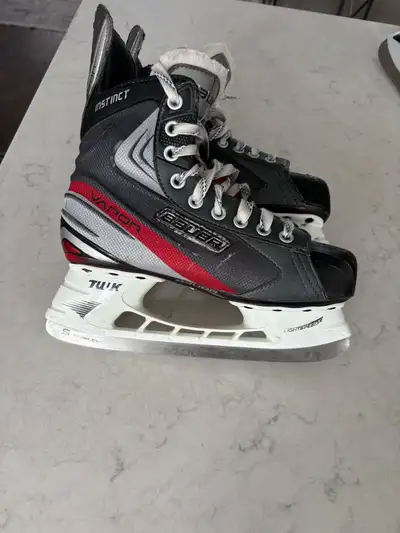 Bauer Vapor skates size 5D, View more