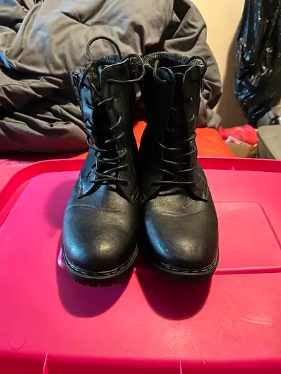 WOMENS FAUX LEATHER SWEATER ZIP UP BOOTS, View more