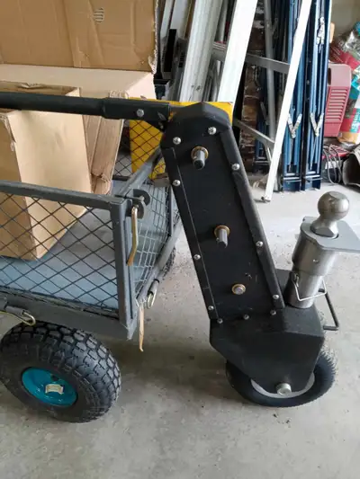 Sert a déplacé remorque , traileur, roulotte. N'a jamais servie. Payé 1300$ laissé à 500$