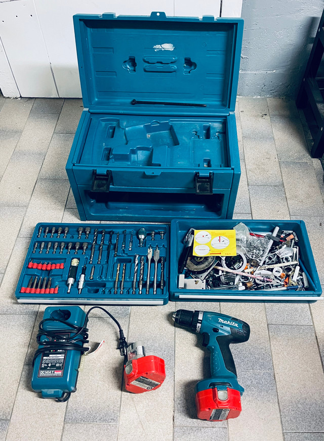 Makita drill set dans Outils électriques  à Ville de Montréal