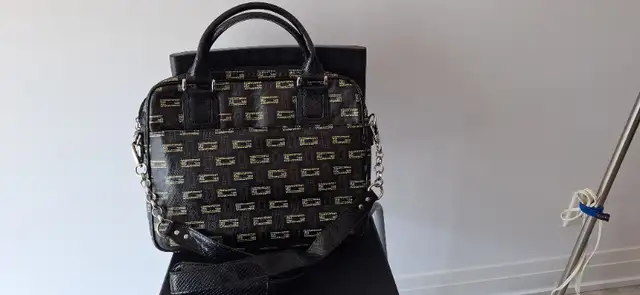 Women's Guess Briefcase in Women's - Bags & Wallets in City of Toronto - Image 4