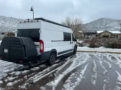 *112,000 km (highway), White *3-liter Diesel (deleted, very efficient) *Automatic *Power exterior mi...