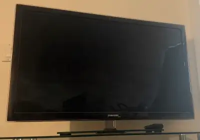 40" Full HD Samsung TV, View more