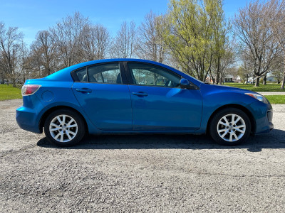 2012 Mazda Mazda3 GS-SKY *Limited* - Fully Optioned!