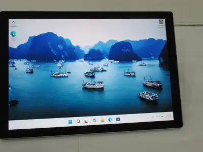 Microsoft Surface Pro 7 12.3 inch Touch-Screen - Intel Core i5 -, View more