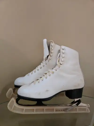 Bauer women's figure skates, View more