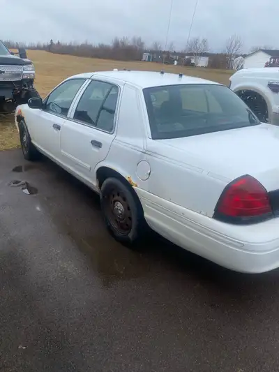 2009 ford crown vic 