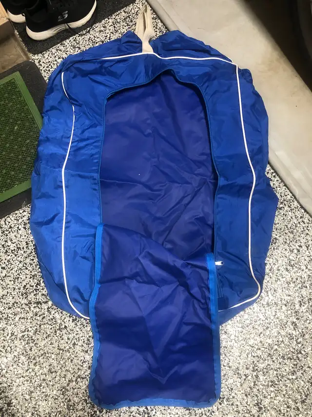 Sports bags in Other in Winnipeg - Image 3