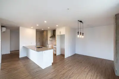 Adresse de l'immeuble: 225, rue Lamartine, Lévis, QC, G6W 0V3 app.: 307 Appartement haut de gamme en...