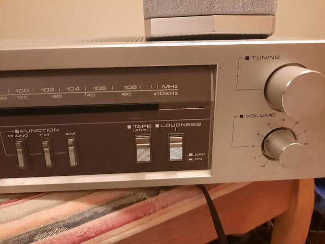 Stereo receiver Pioneer with 2 speakers in good condition in CDs, DVDs & Blu-ray in Markham / York Region - Image 2