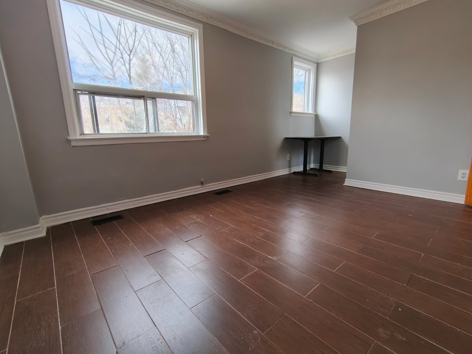 Nice Second Floor One Bedroom Apartment $1580 All Included 5
