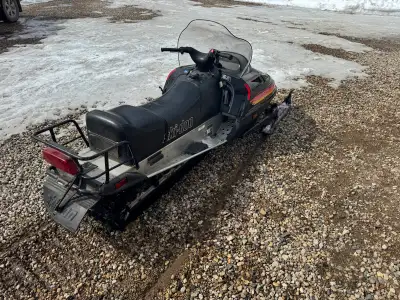 1997 Ski-Doo Skandic 380 fan. Electric start, reverse, 2up seat. Starts, runs, stops. Needs carb wor...