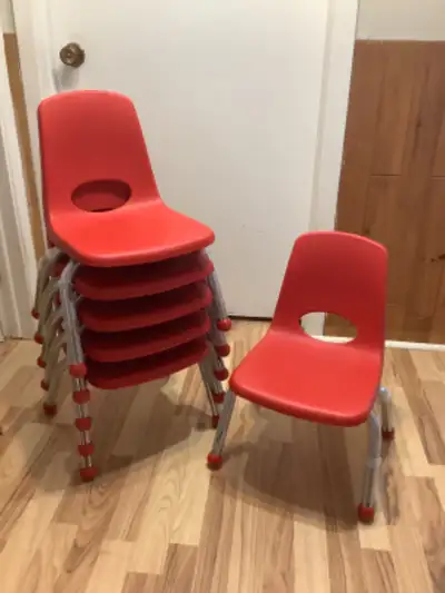 Chaises empilables (6) de couleur rouge pour enfant, View more