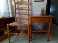 ROXTON Telephone Table and Chair