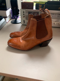 Fluvog Shoes - Size 6 - Womens Cairo Chelsea Boot
